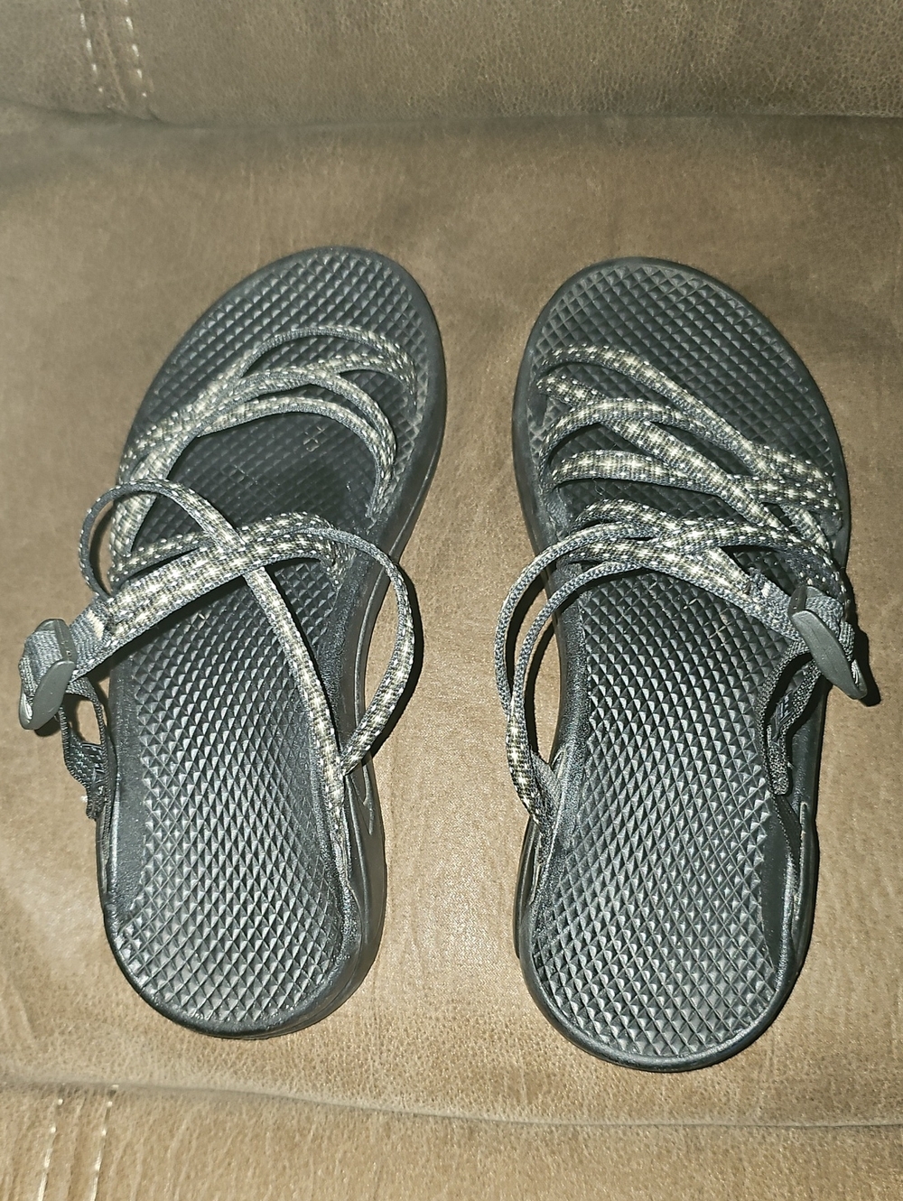 Chaco Women's Sz 7 Black Strappy Sandals With Adjustable Strap EUC